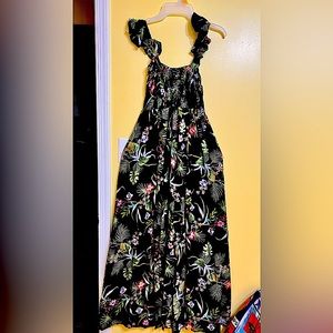 Ladies sexy maxi dress with 2 long slits up the thighs